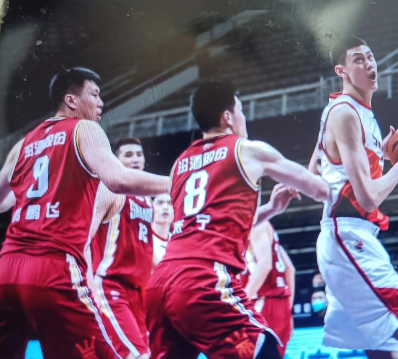 AYXapp下载-山西球员精准传球，为球队夺冠铺路的简单介绍