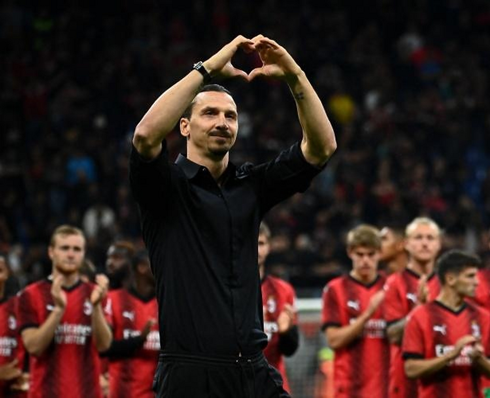 关于AC米兰大将伊布拉希莫维奇再度复出:助球队赢得胜利的信息 关于AC米兰大将伊布拉希莫维奇再度复出:助球队赢得胜利的信息