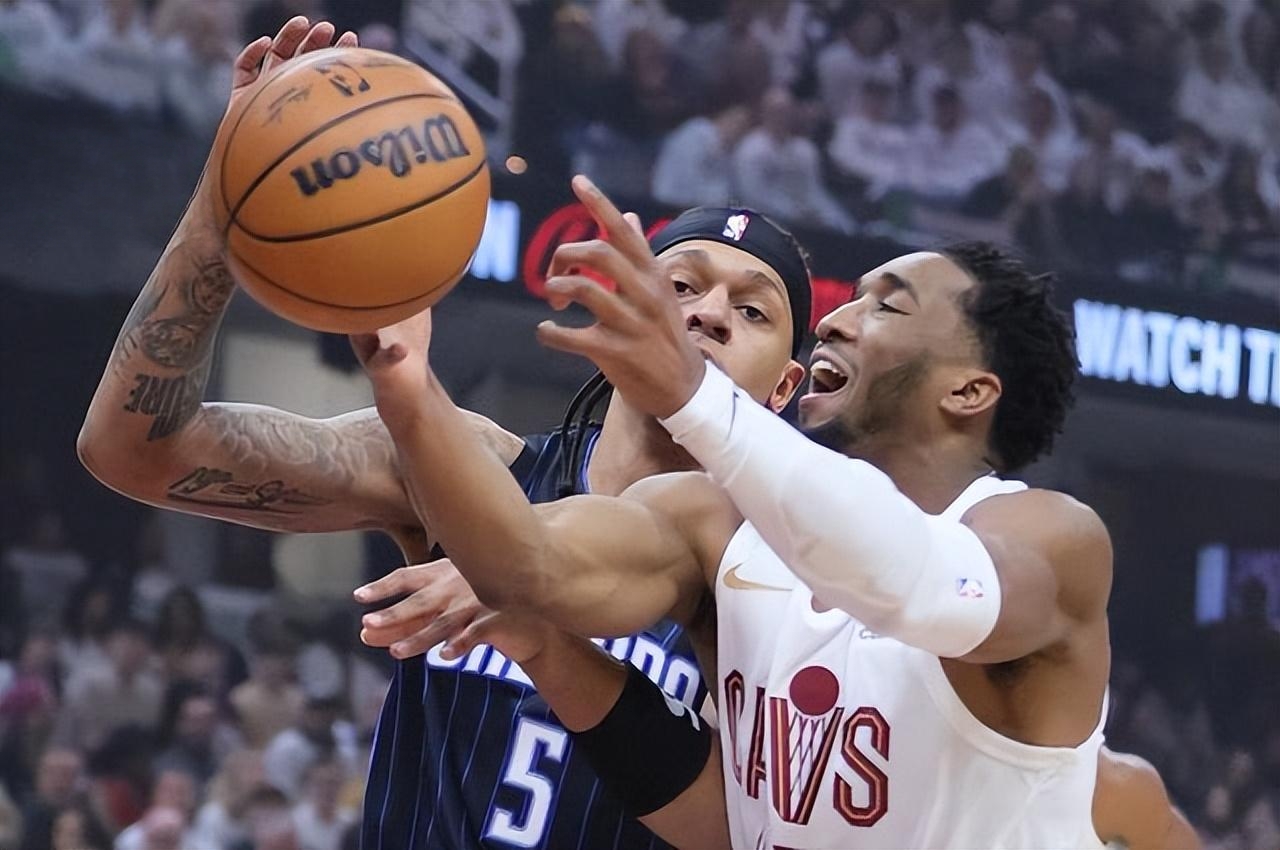 魔术碾压青岛队，米切尔点燃赛场