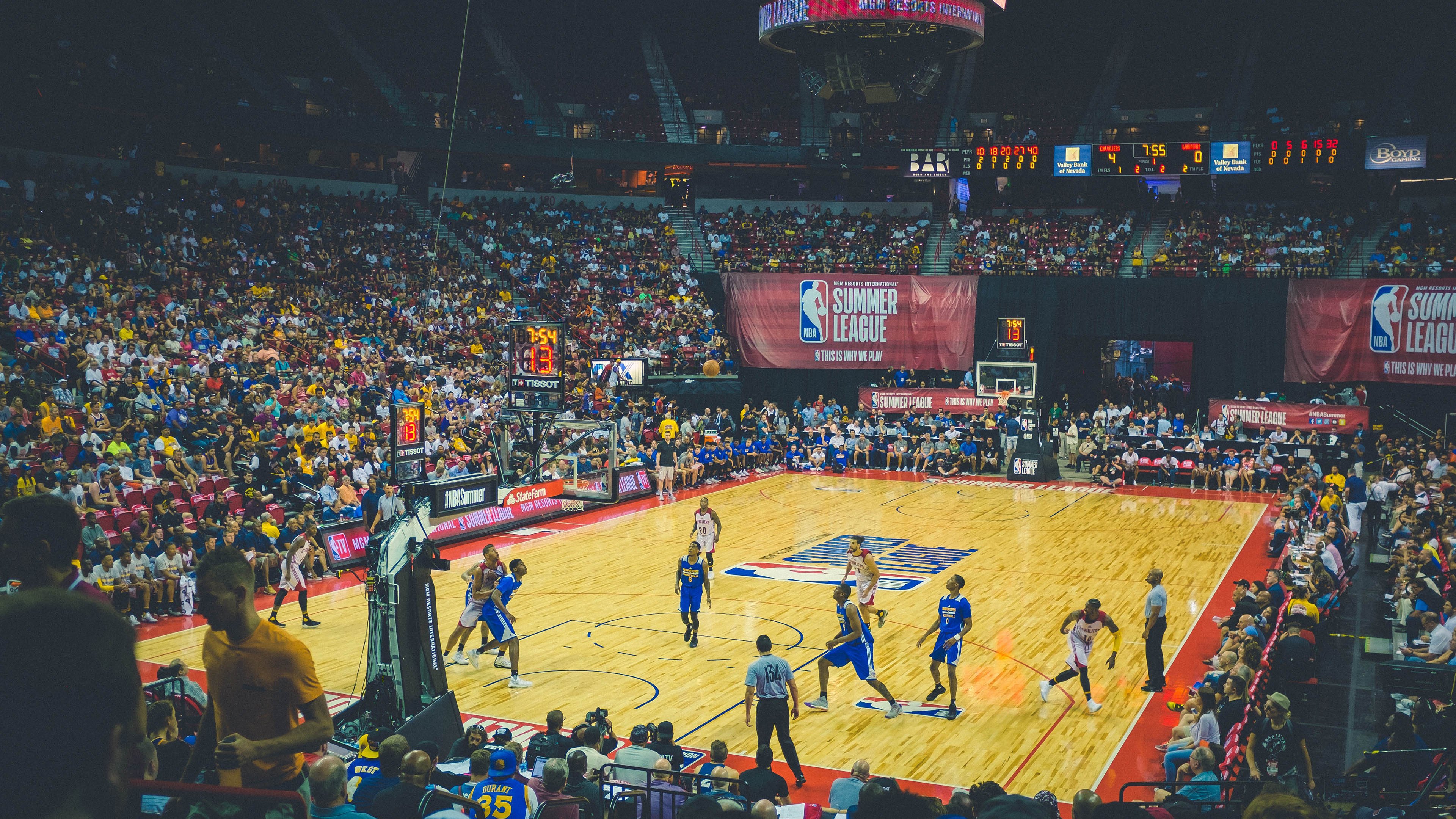 爱游戏中国-统治全场！詹姆斯高效全能，广厦队内外开花击溃开拓者