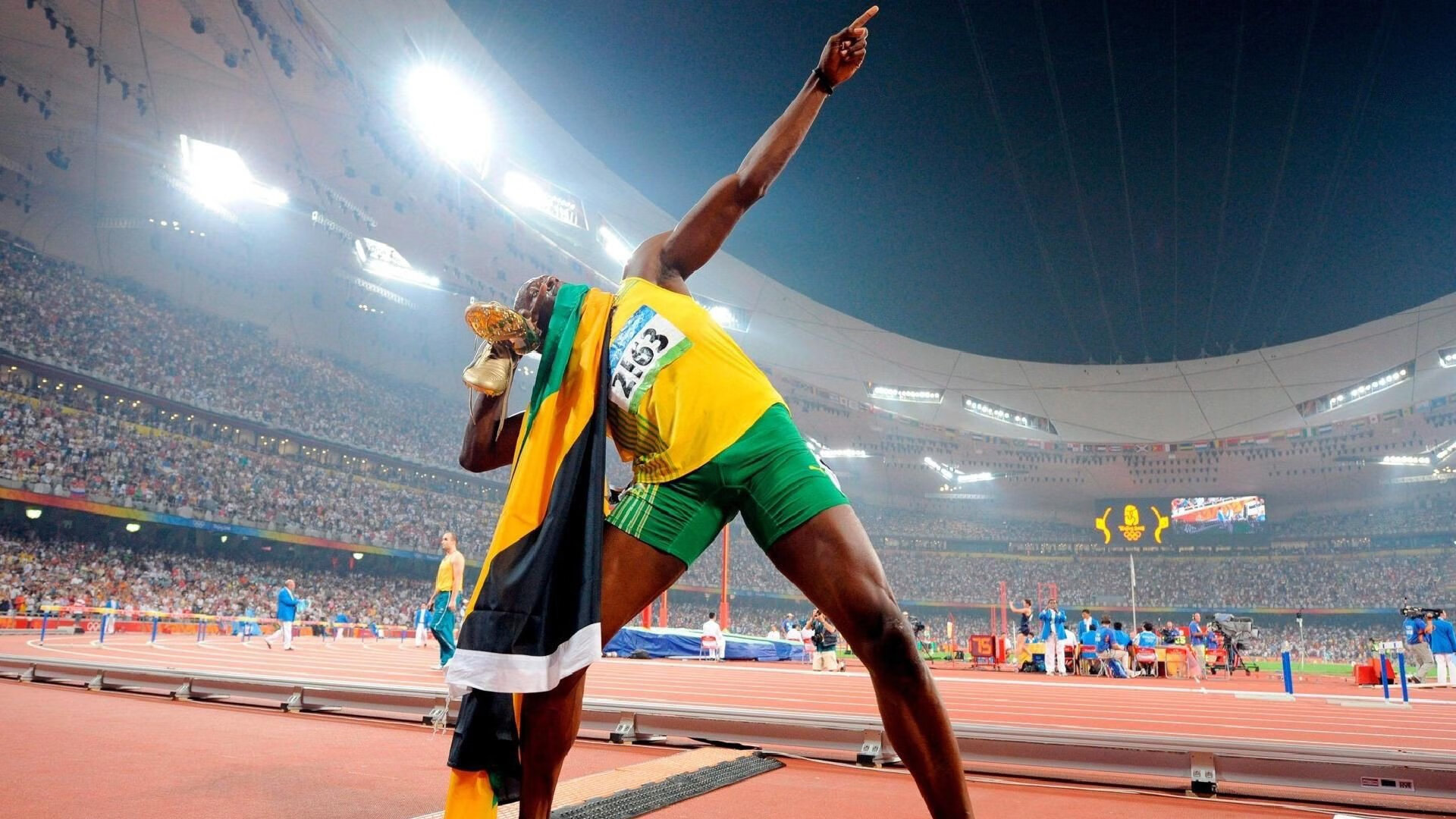 赛道上的天使之舞，迪马利亚在F1街道赛之夜的攻防统治